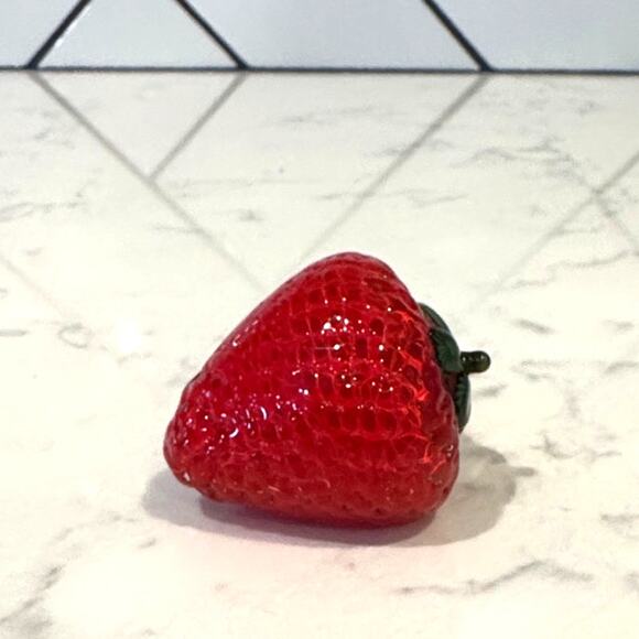 Murano Style Glass Strawberry decor trinket 4.0oz, 2” vibrant red green fresa - Picture 1 of 8